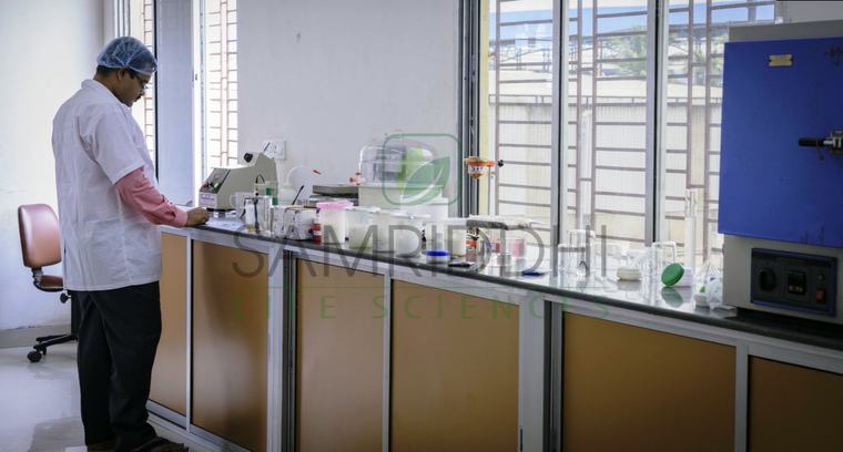 Technician at the quality control laboratory bench